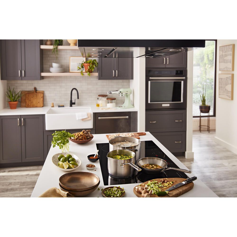 Whirlpool 30" BuiltIn Electric Induction Cooktop in Black NFM