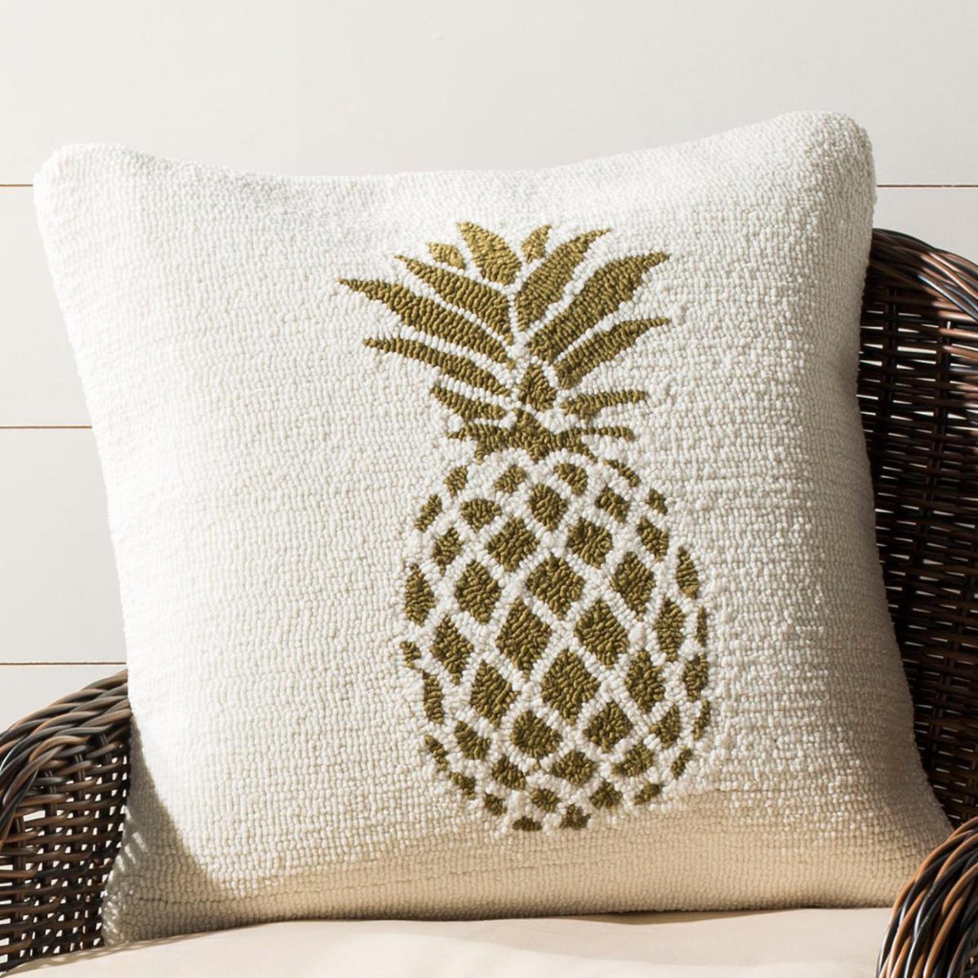 11057円 【メール便送料無料対応可】 Safavieh Pure Pineapple Throw Pillow Red Yellow 11057円 【メール便送料無料対応可】 Safavieh Pure Pineapple Throw Pillow Red Yellow