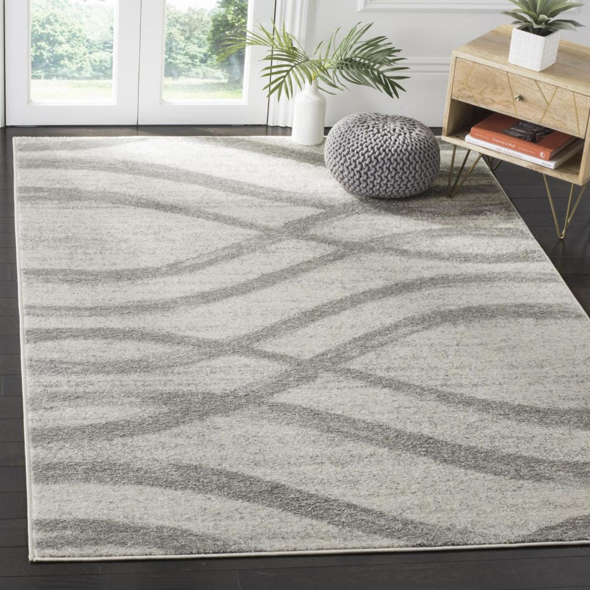 Safavieh Adirondack ADR125C 4' x 6' Cream and Gray Area Rug