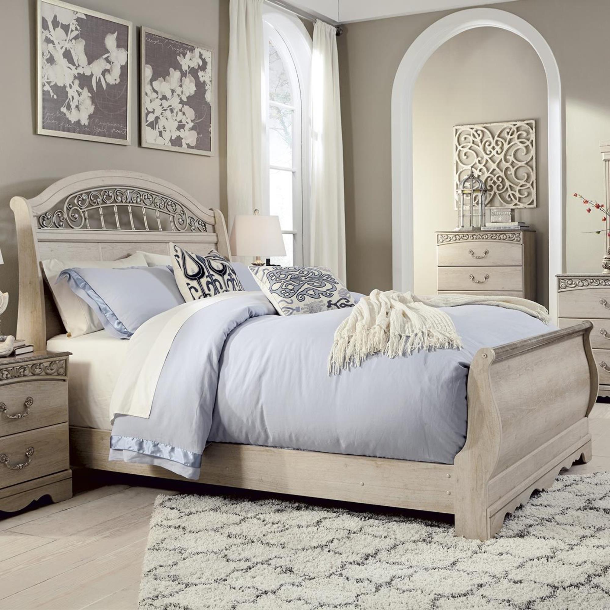 Signature Design by Ashley Catalina Queen Sleigh Bed in Antique White