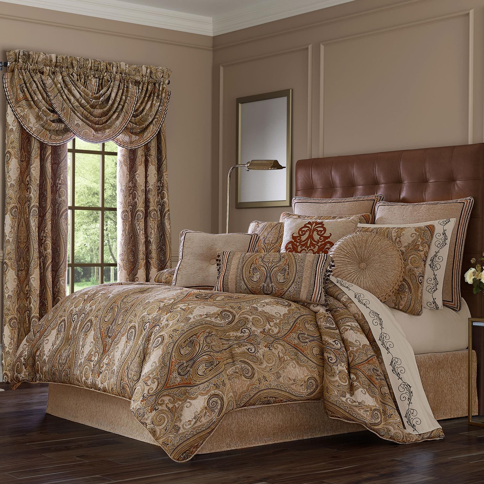 J. Queen New York Luciana 4Piece Queen Comforter Set in Beige NFM