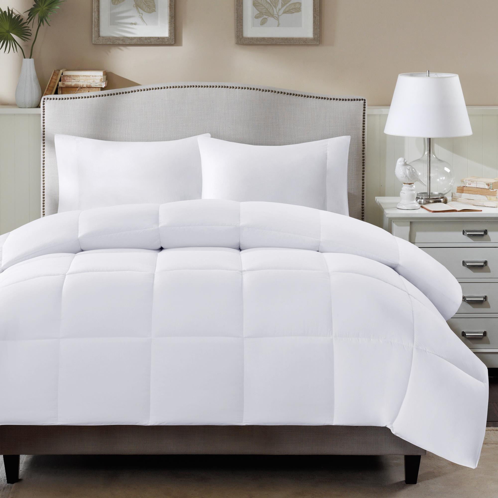 Hampton Park Northfield King/California King Down Comforter in White NFM